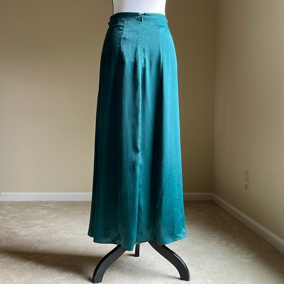 NWT - TOPSHOP - Maxi Skirt with Thigh Slits in Emerald Green - UK 10 / US 6 - Picture 2 of 9